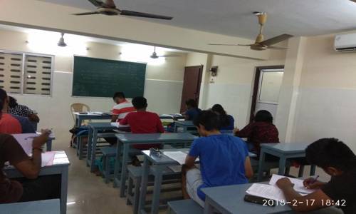Sree Hayagreeva Physics Coaching Centre - School Tuitions in KK Nagar, Chennai