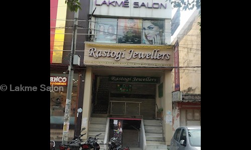 Lakme Salon - Job Training in Lajpat Nagar, Delhi