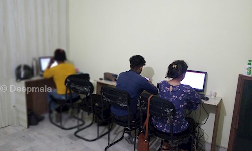 Deepmala - School Tuitions in Pitampura, Delhi
