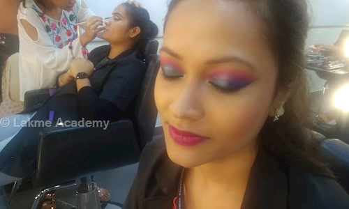 Lakme Academy ( Camac Street ) - Job Training in Park Street, Kolkata