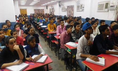 Expert chemistry classes - School Tuitions in Tripolia, Patna