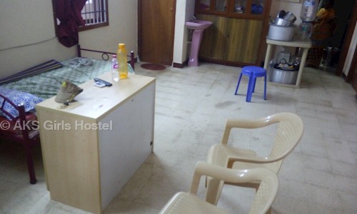 AKS Girls Hostel - Catering Services in Alapakkam, Chennai