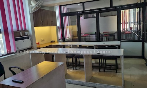 Design Gateway Fashion Designing Course - Job Training in Lucknow Road, Lucknow