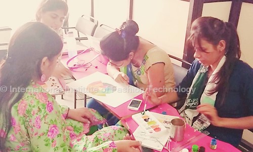 International Institute of Fashion Technology - Job Training in Sector 27, Noida