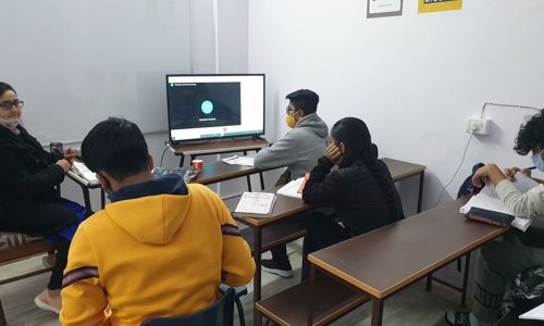 IQ CLASSES - School Tuitions in Hazratganj, Lucknow