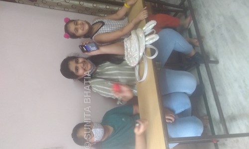Sunita Bhatia - School Tuitions in Jaipur City S.O., Jaipur