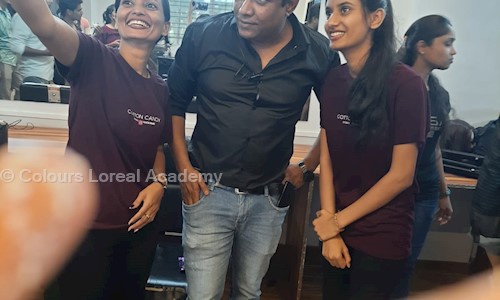 Colours Loreal Academy - Job Training in Nigdi, Pimpri Chinchwad
