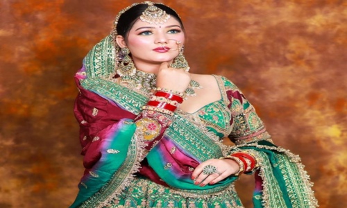 Divas Makeover(Best MakeUp & Hairstyle Course Acad. & Studio in Delhi) - Job Training in Rithala, Delhi