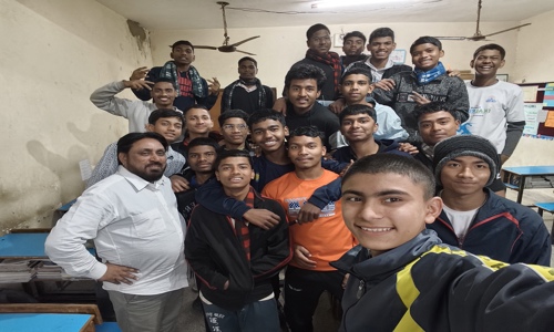 Trivedi physics classes  - School Tuitions in Denso Cd, Noida