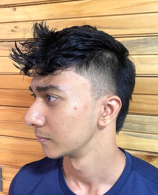 Naturals Unisex Salon & Spa image