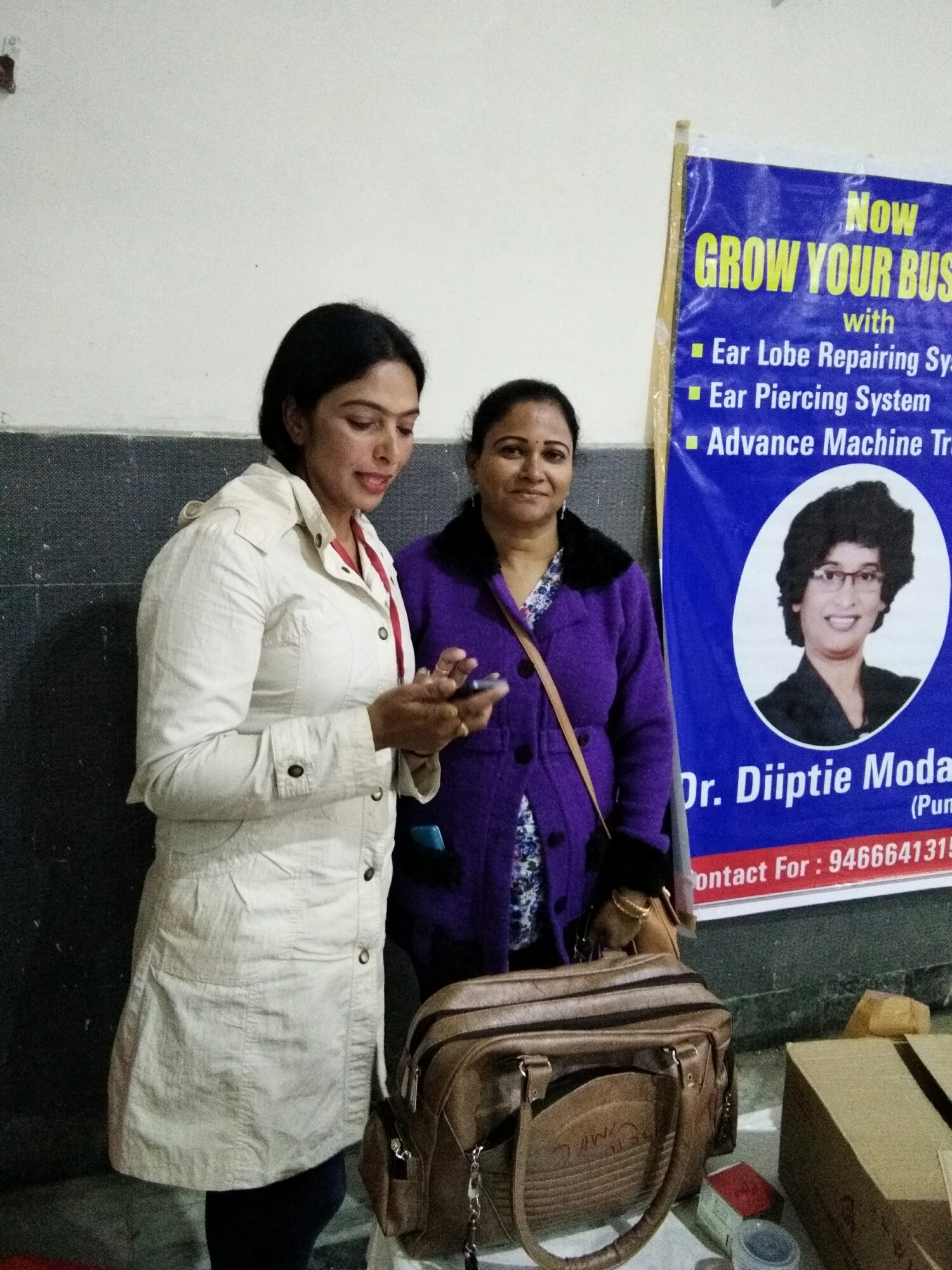 Trainers of Diiptie Beauty Parlour Aroma Veda & Beauty Science Institute