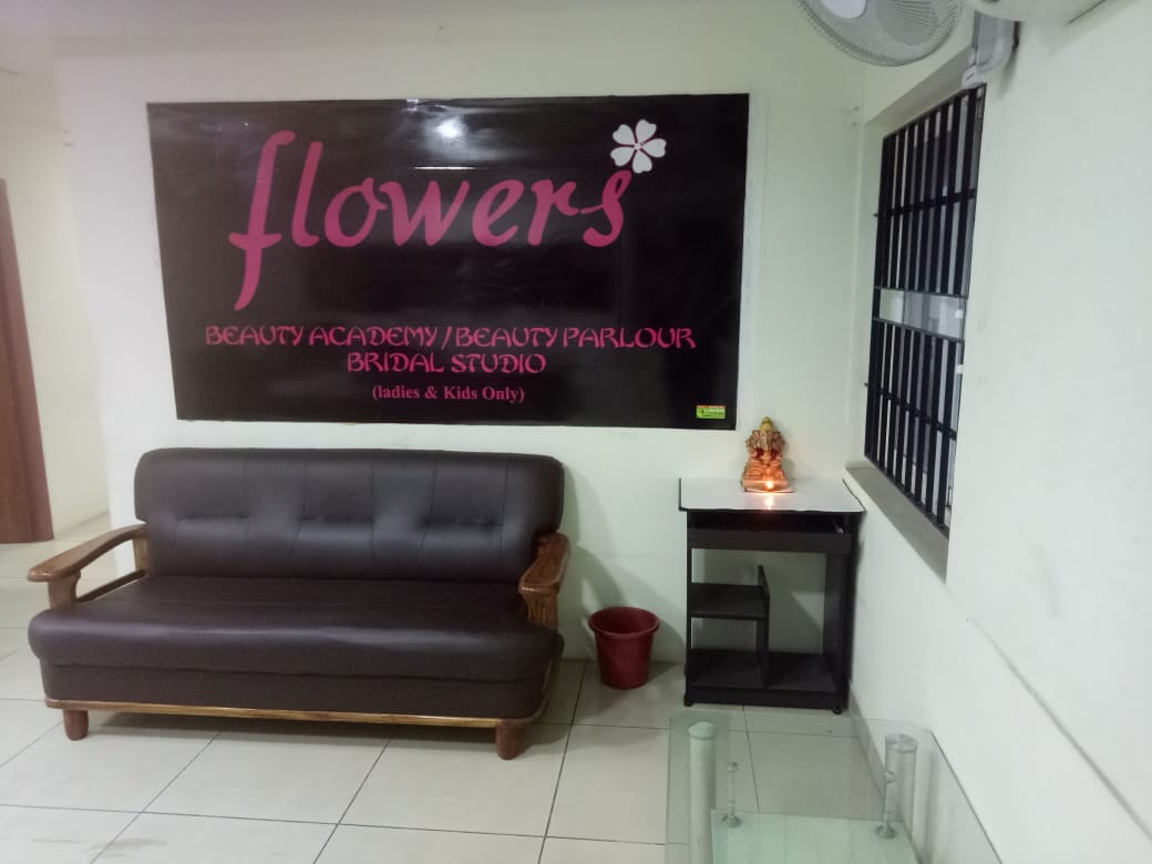 Counselling Desk of Flowers Beauty Academy