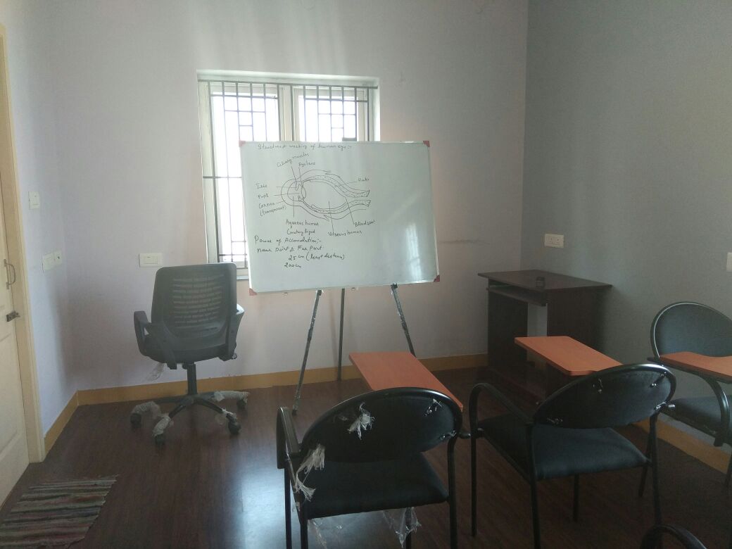 Tutor Teaching Classes of Hazira