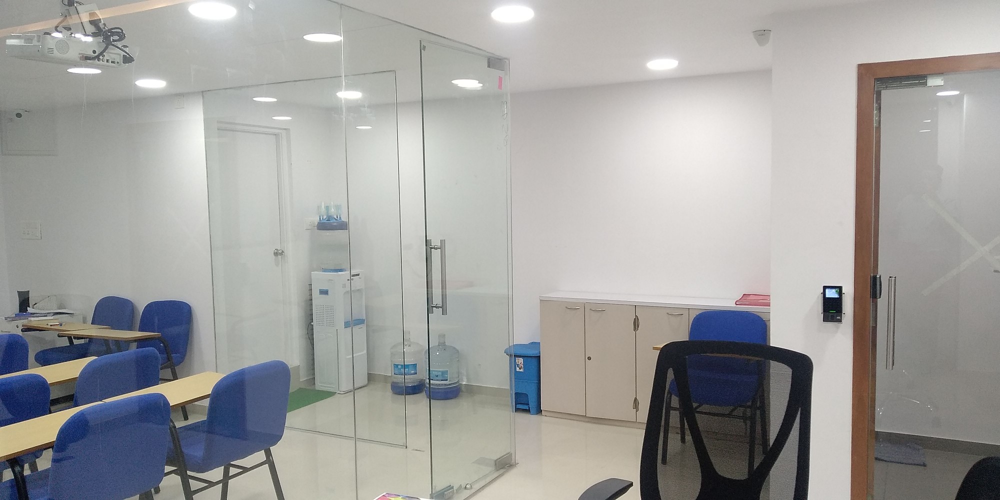 Modern Classroom of THE SMART TEST PREP
