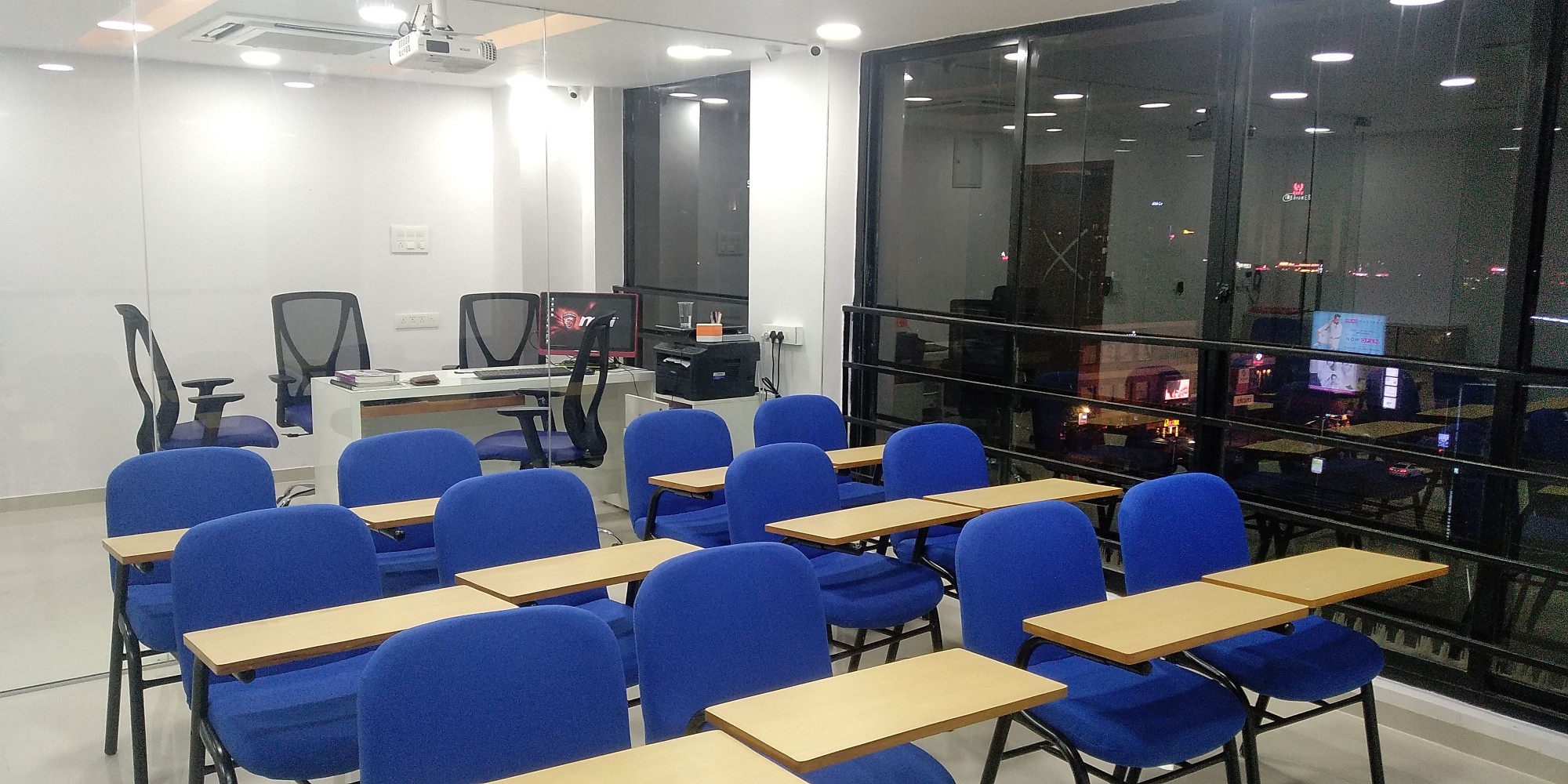 Modern Classroom of THE SMART TEST PREP