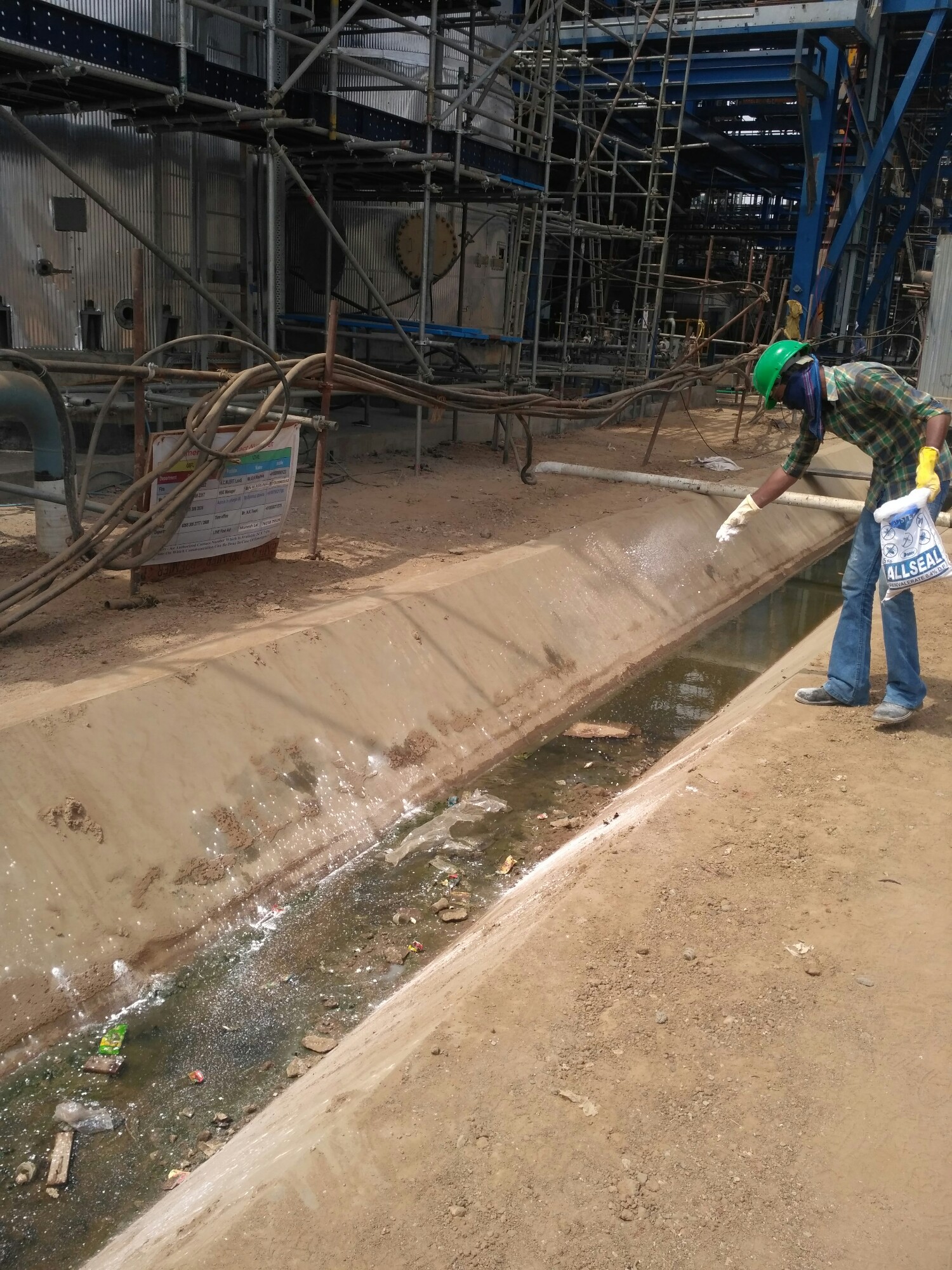 Technicians at Work of Unique pest control