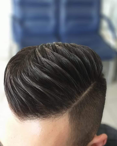 Classic 4 Mens Saloon image