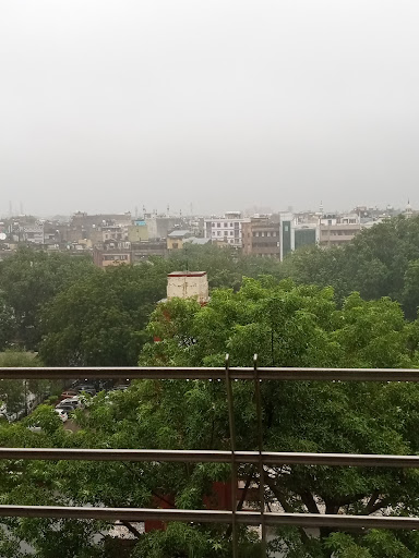 Maulana Azad Medical College & Associated Lok Nayak Hospital image