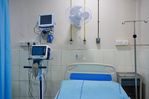 Emergency hospital image