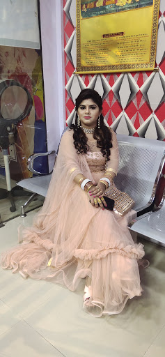 Bridal Lounge of The Dazzling Diva Unisex Salon
