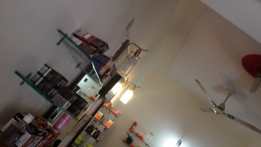 Product Display Counter of Creative Saloon