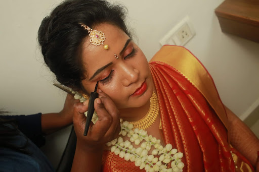 Green Trends Unisex Hair & Style Salon Trends Invogue Pvt Ltd image