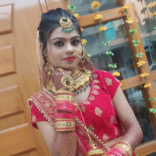 SRISHTI BEAUTY PARLOUR image