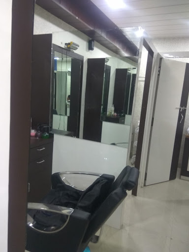 Venus Ladies Beauty Parlour image