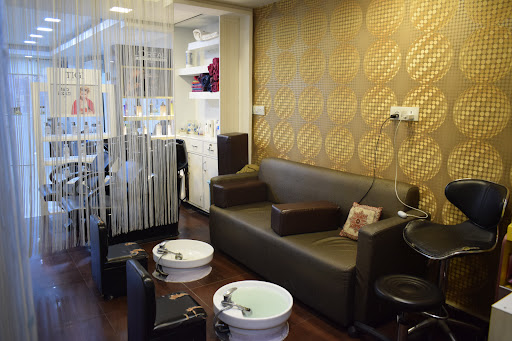 Bangs Salon image
