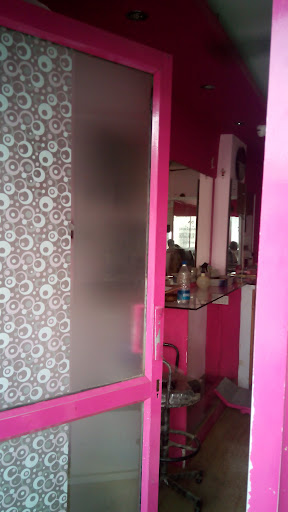 Hair Styling Zone of New Royal Hair Lines