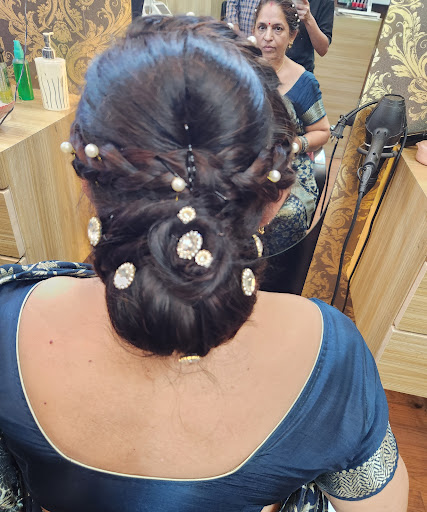 Hair Lounge Unisex Salon image