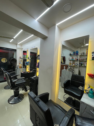 Dream Plaza Mens Ware image