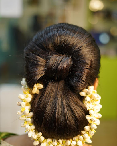 Mirror Salon And Academy image