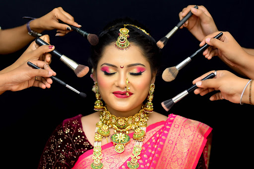 Mirror Salon And Academy image