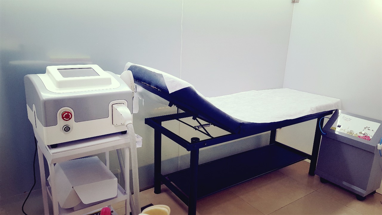 Laser Therapy Setup of Tender Skin & Hair Clinic (Malad) Dermatologist, Trichologist in Mumbai