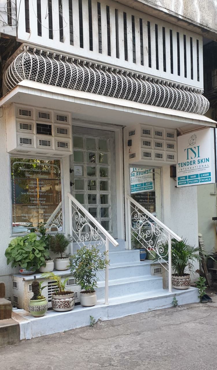Reception Desk of Tender Skin & Hair Clinic (Malad) Dermatologist, Trichologist in Mumbai