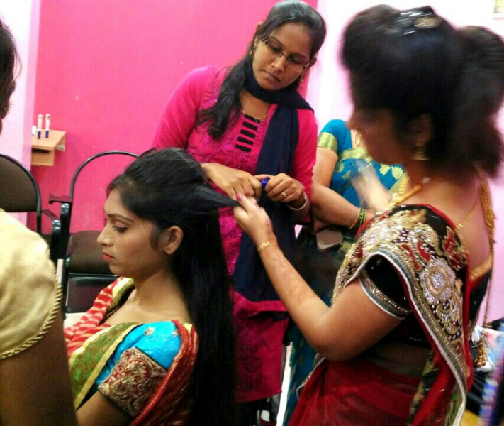 Practical Lab of Flowers Beauty Academy