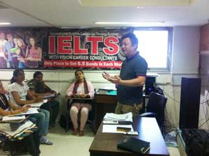 Tutor Teaching Classes of Hytech Education