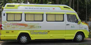 bus of New Roshan Travels