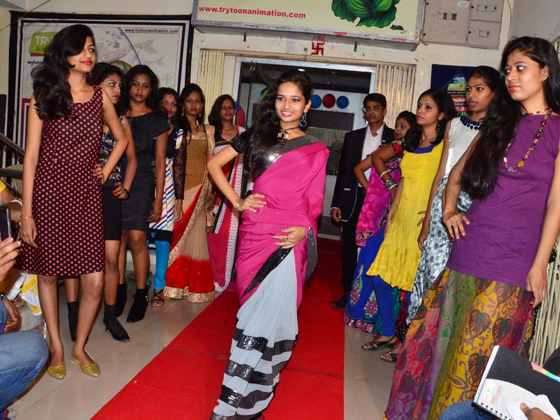 Award Ceremonies of TRYTOON ACADEMY [Fashion Design | Interior Design