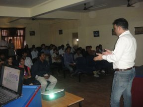 Student Learning Environment of Samyak Computer Classes - 150+ Branches Worldwide