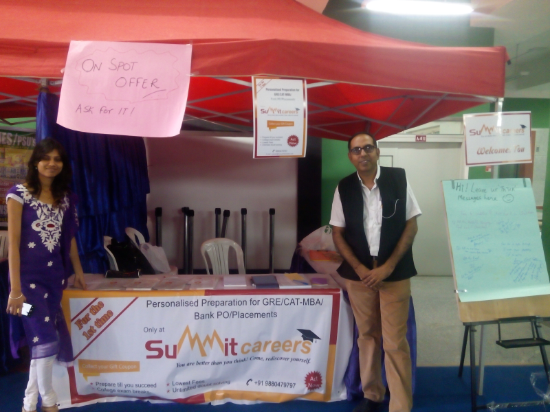 Tutor Teaching Classes of Summit Careers