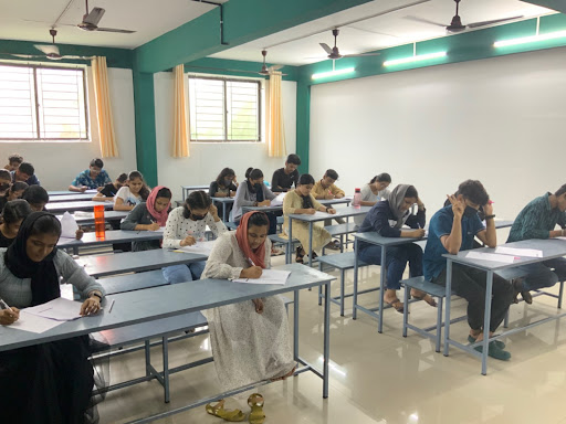 Tutor Teaching Classes of A.r.i.s.e