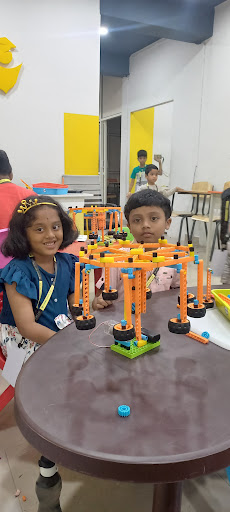 Tutor Teaching Classes of AACHARYA TUITION POINT