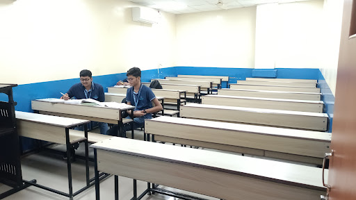 One-on-One Coaching of Aakash Institute