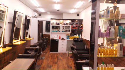 Aanand Family Salon image