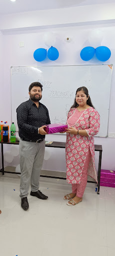 Tutors/Faculty of ADARSH HOME TUTORIALS