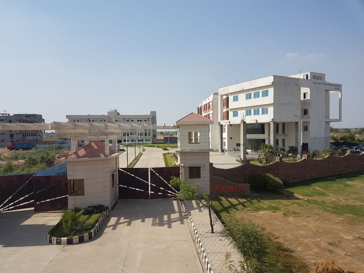 AGET Business School image