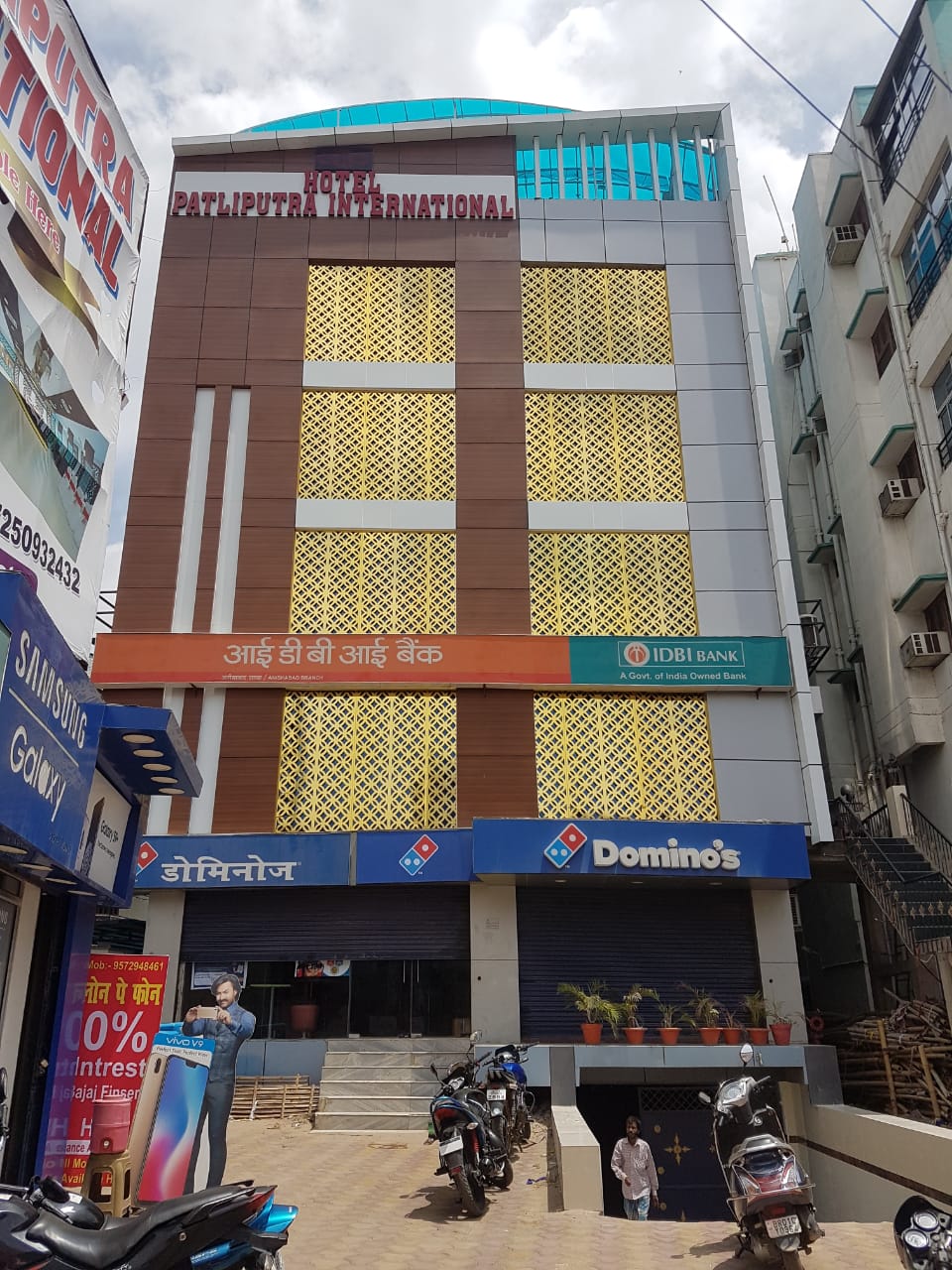Modern Elevation of Associate Engineers - Architect