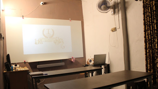 Modern Classroom of Azeeb's Tutorials